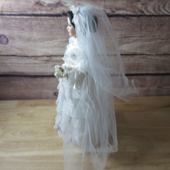 Royalton Collection Brunette Bride 16" Porcelain Doll 1998 Inc Stand - Picture 7 of 9